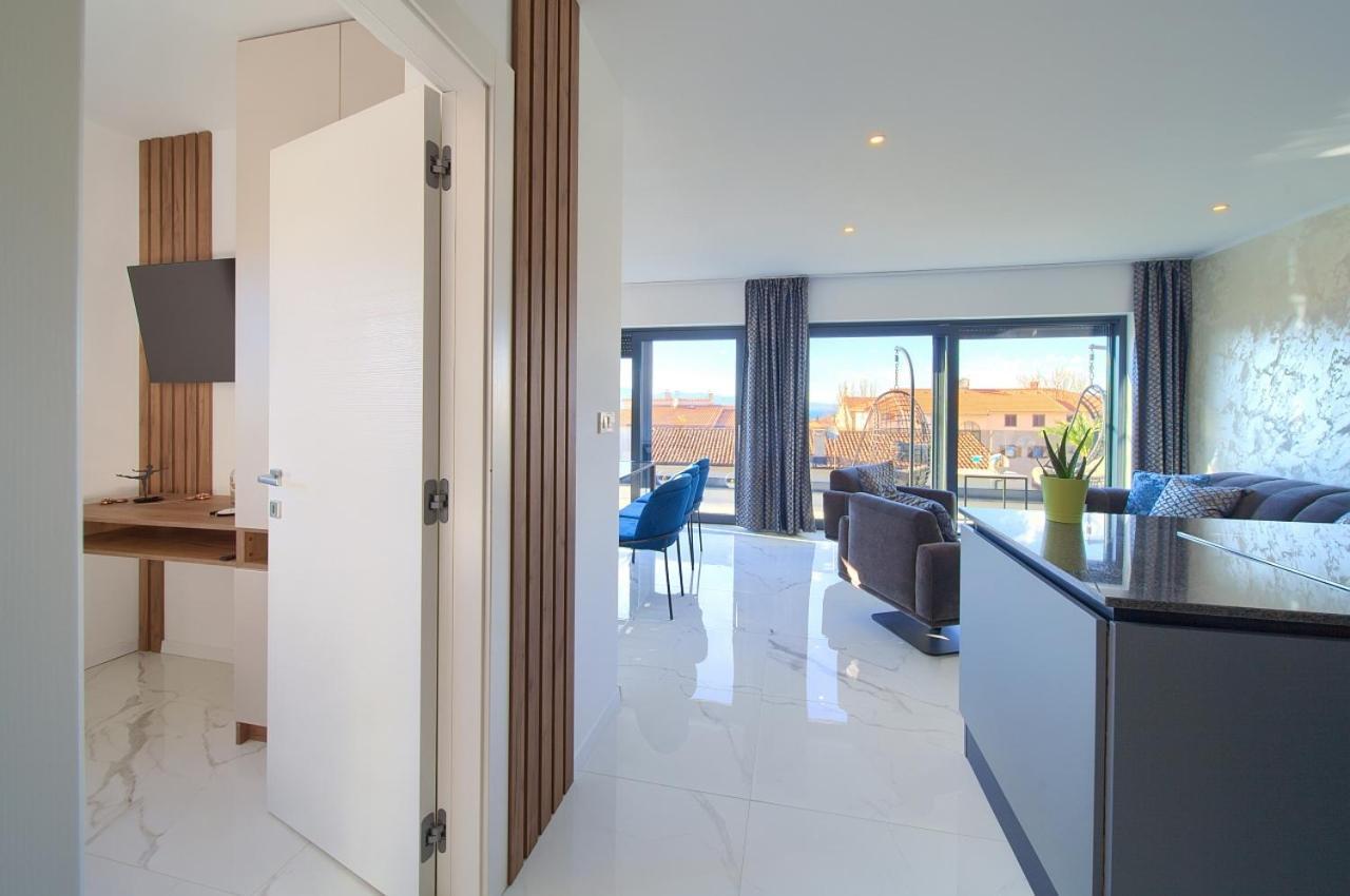 Penthouse Rosa Appartement Malinska Buitenkant foto