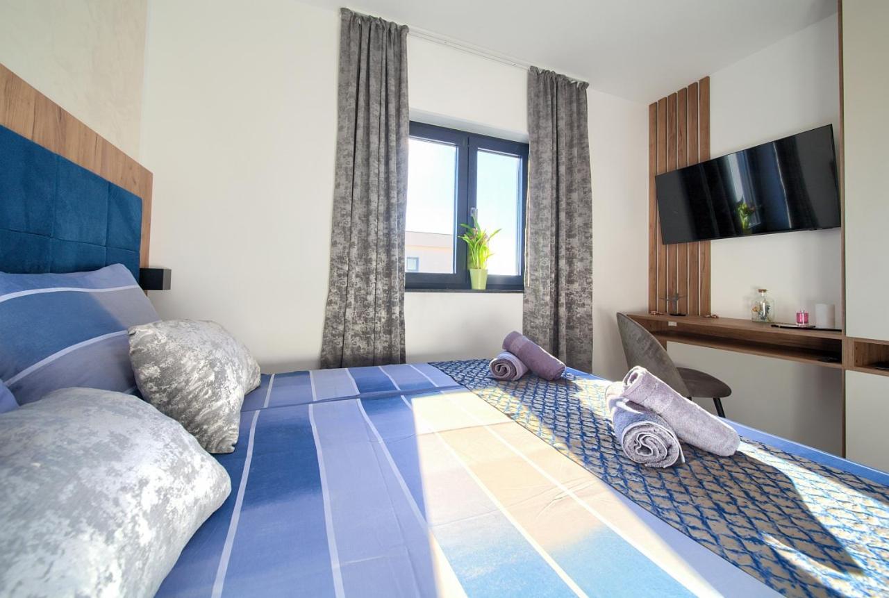 Penthouse Rosa Appartement Malinska Buitenkant foto
