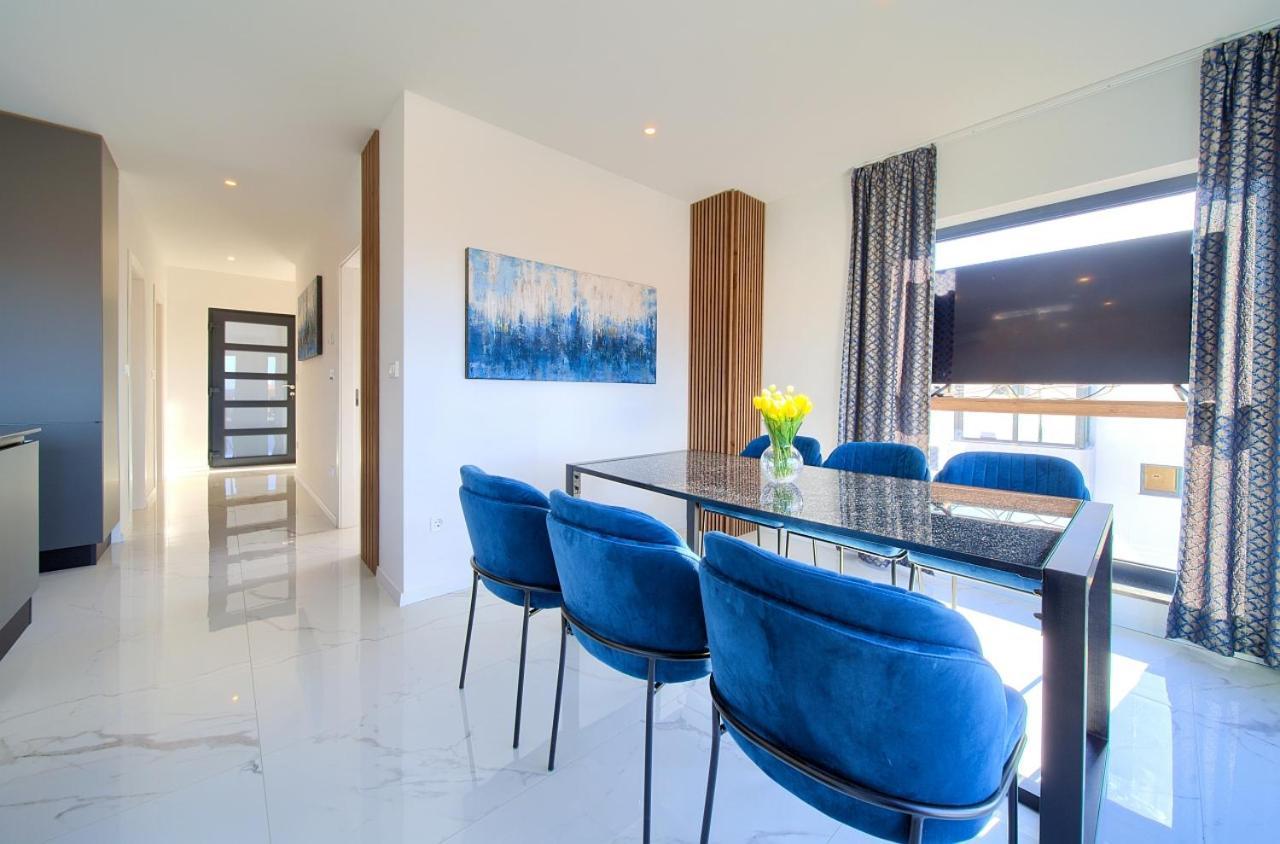 Penthouse Rosa Appartement Malinska Buitenkant foto
