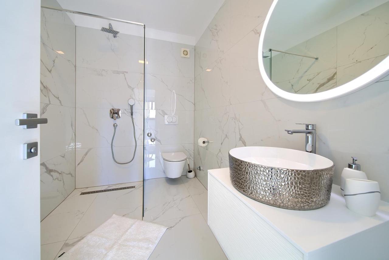 Penthouse Rosa Appartement Malinska Buitenkant foto